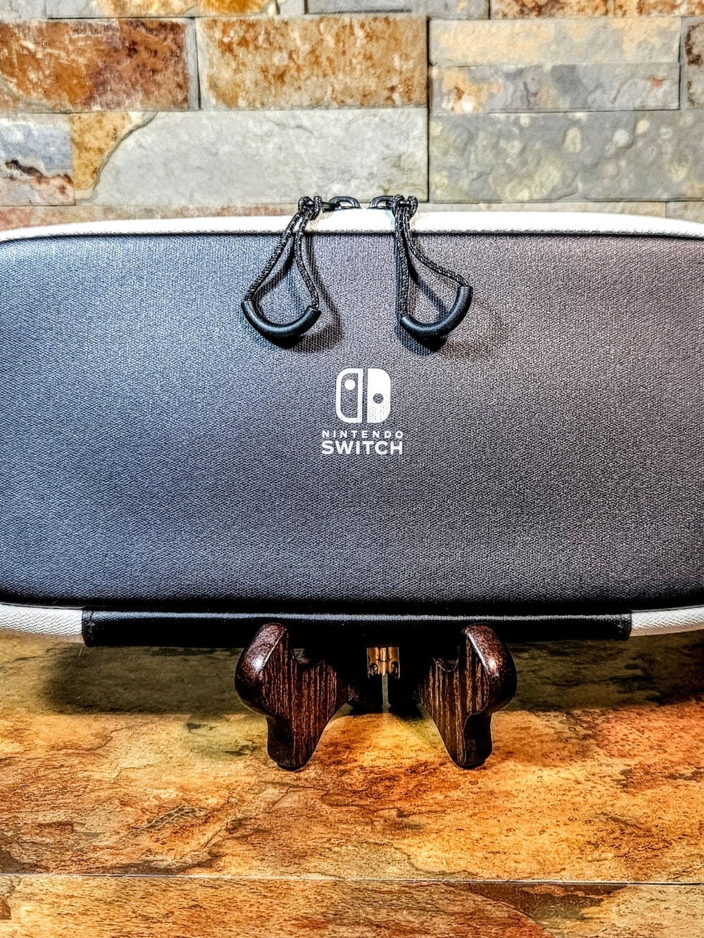 Nintendo Switch Carring Case • Black /White • Official Carring Case • Zippered
